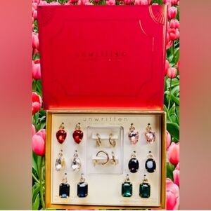 Unwritten Earrings Set